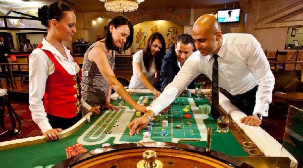 Фан казино – игра на фановую (игровую) валюту, в качестве которой могут быть как сувениры, так и шуточные призы